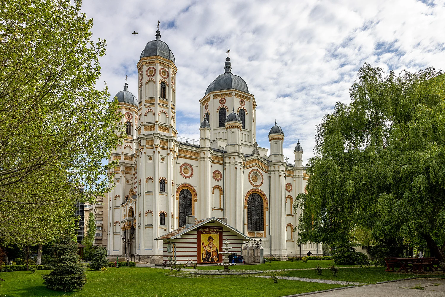 new-st-spyridon-church-bucharest